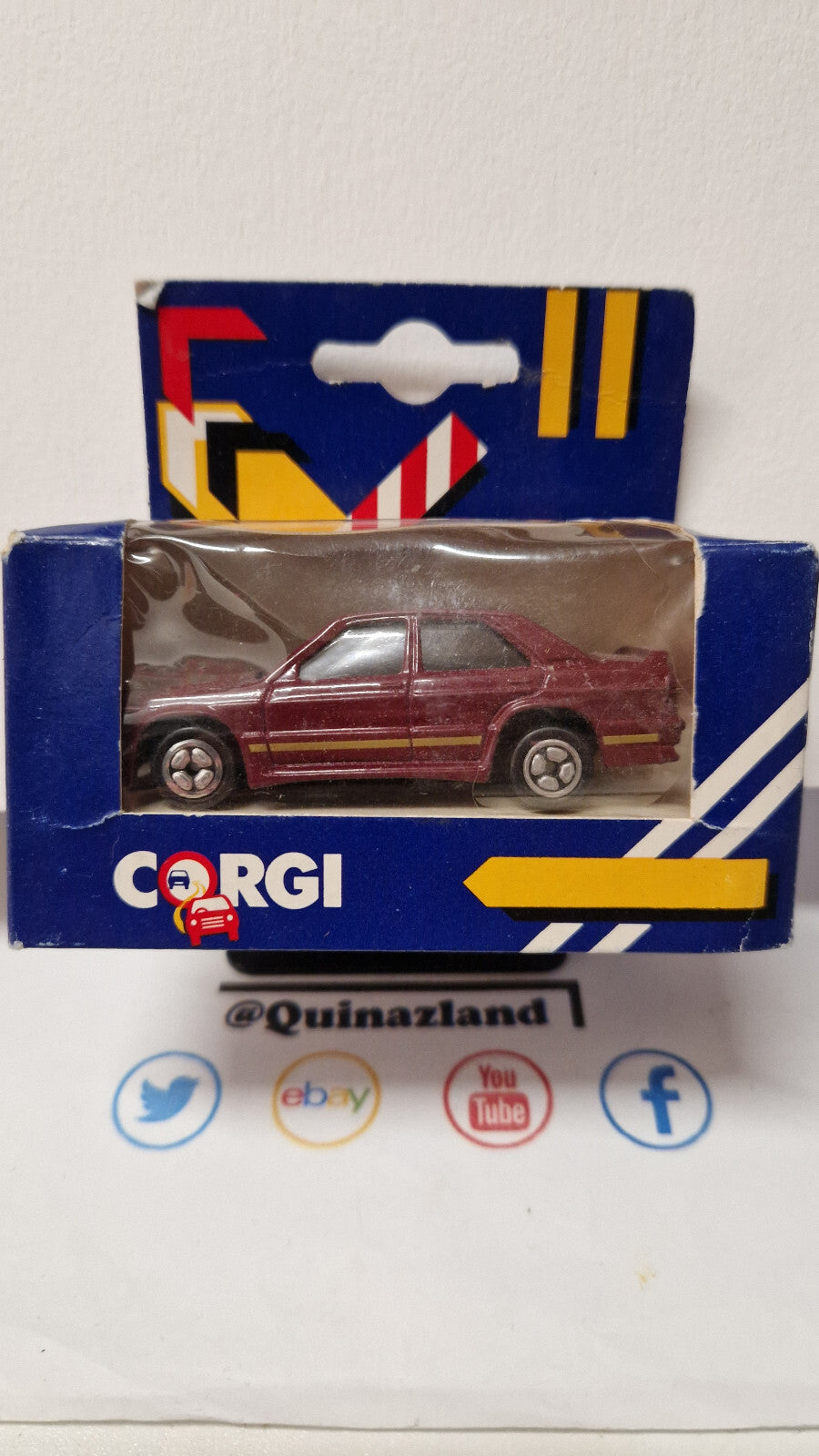 Corgi  Mercedes 190E 2.3/16  boite et bulle abimées (NP13)
