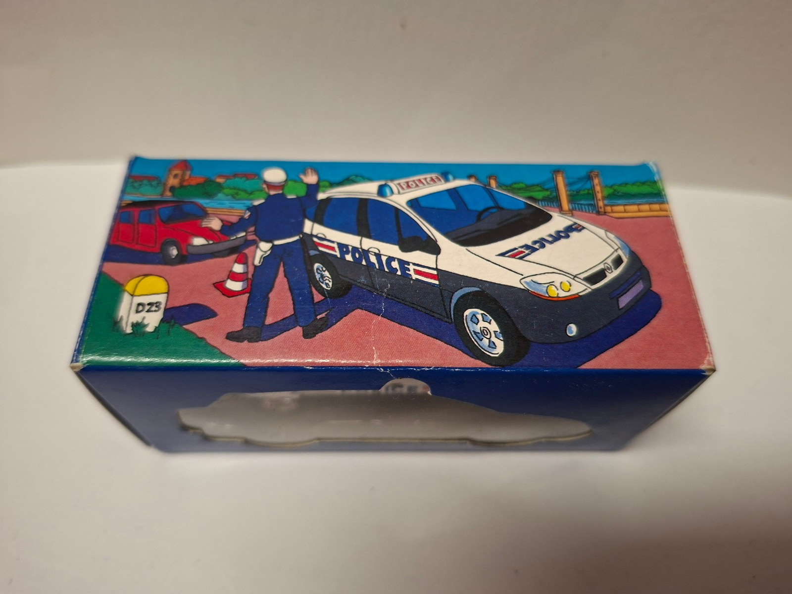 Universal hobbies 1/64 Renault toys Scénic RX4 police   (NP22)