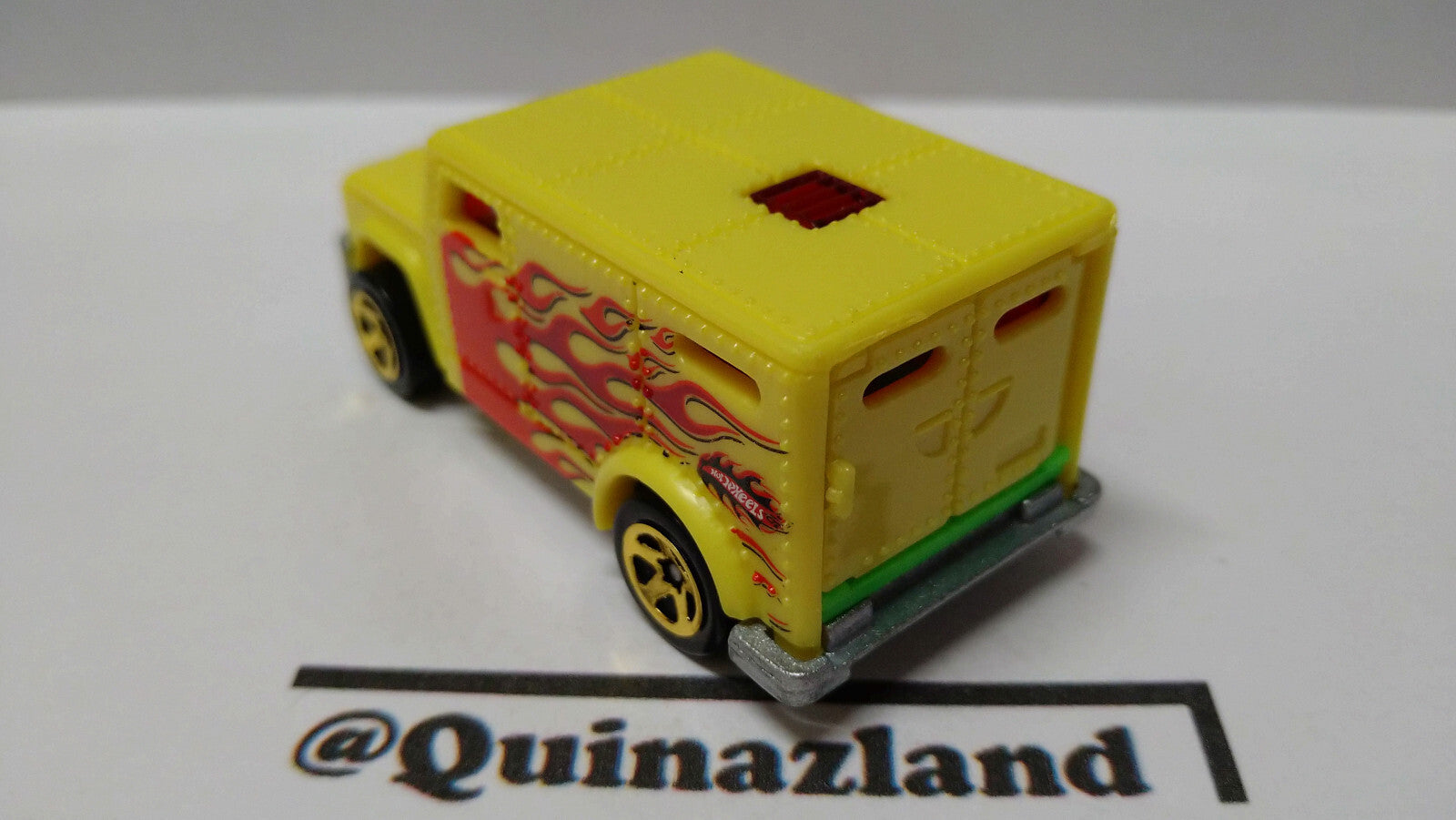 Hot Wheels 2004 multipack  Armored truck     (A22)