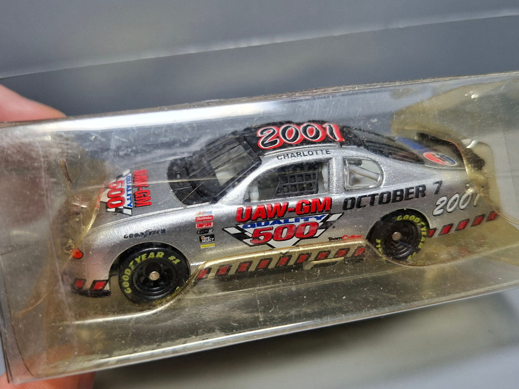Team Caliber 1/64 2001 UAW-GM 500 Charlotte  Chevrolet monte carlo   (CP03)