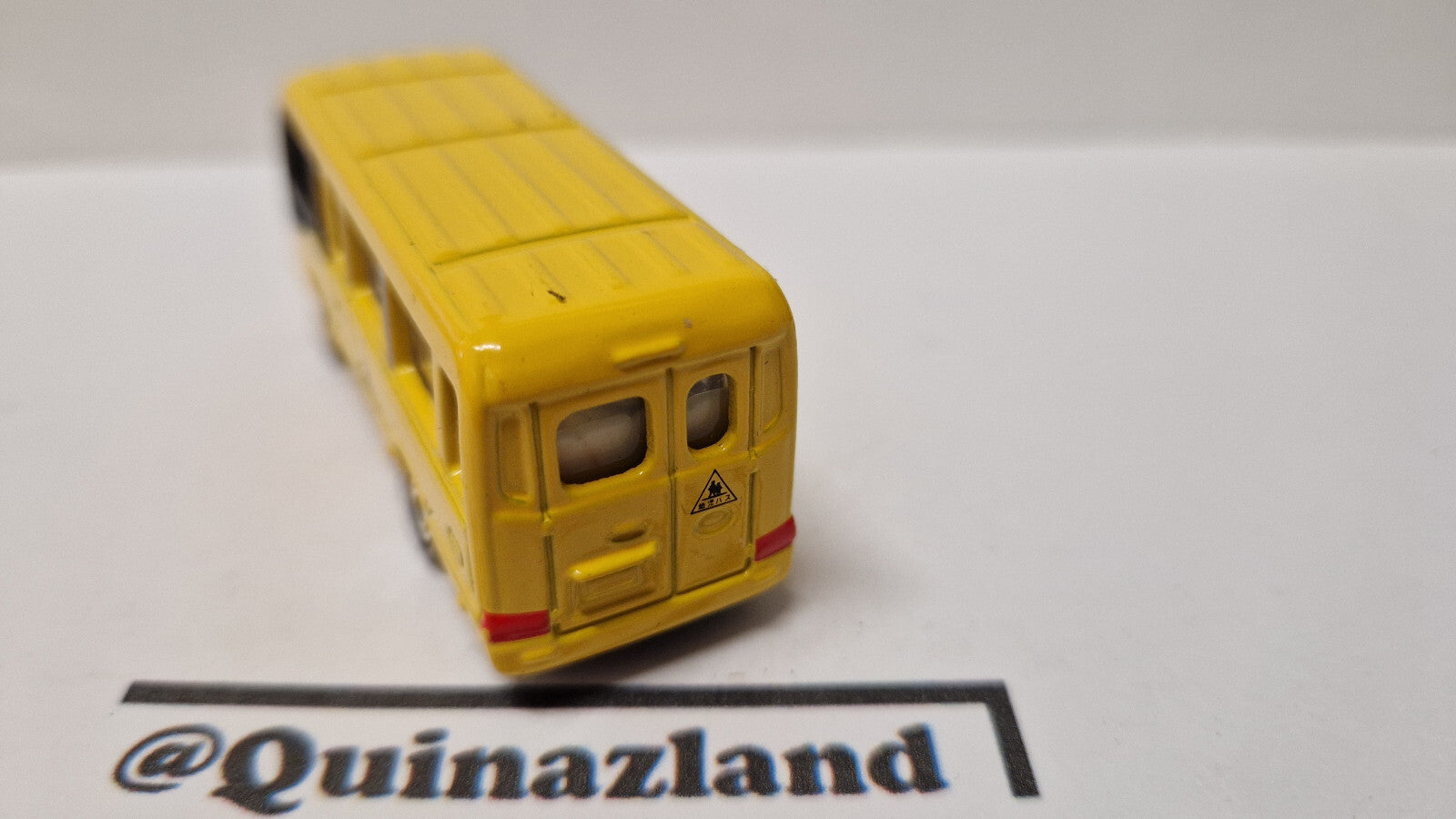 Tomica 2019 regular Toyota coaster kindergarten bus 1/89 (CP06)