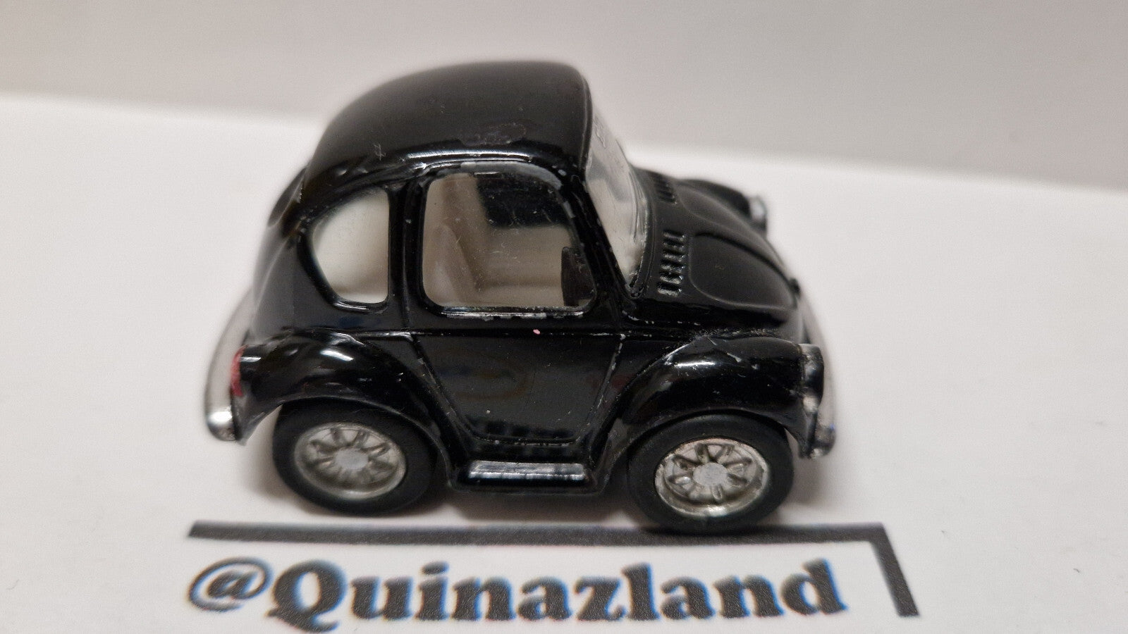 Kintoy Beetle 6 X 3,5 X 3 cm  (A24)