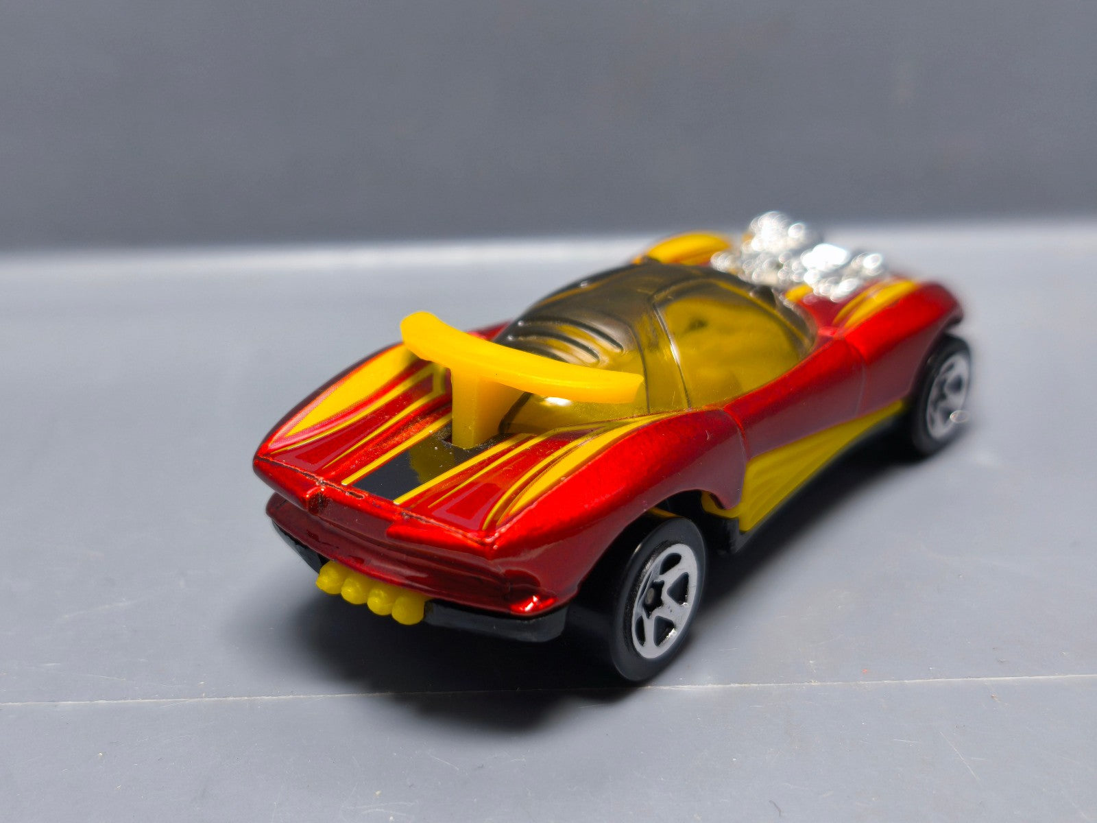 Hot Wheels Flashfire 2008 exclusive play set   (A17)
