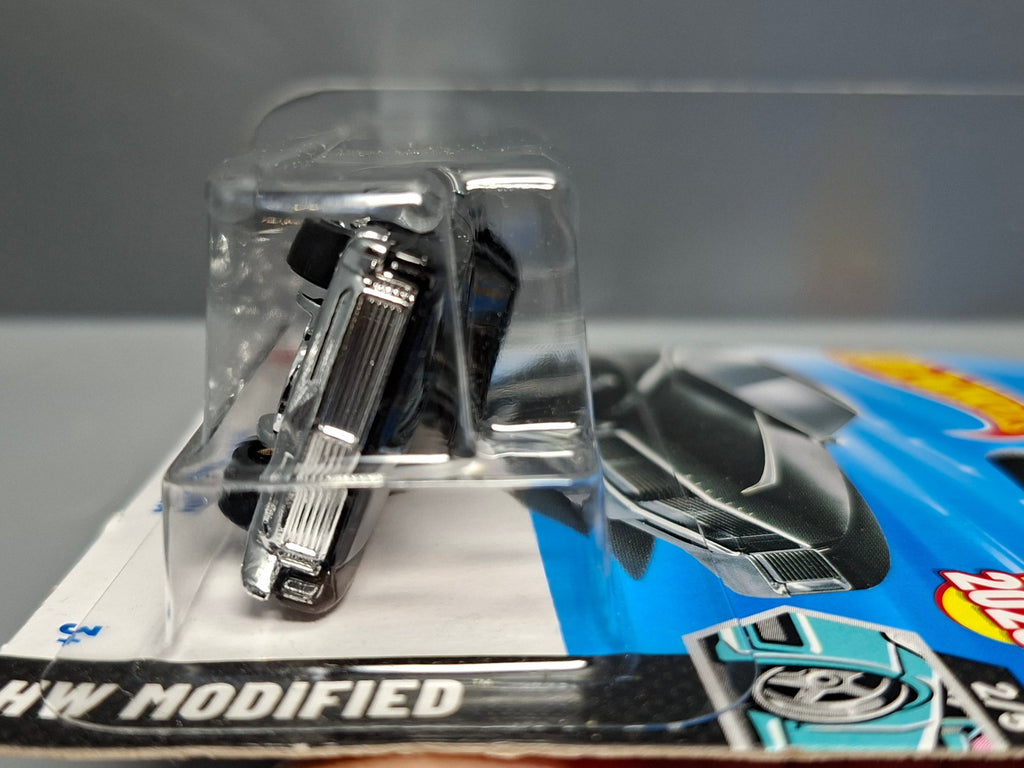 Hot Wheels '66 Buick riviera  2025-050 (NP01)