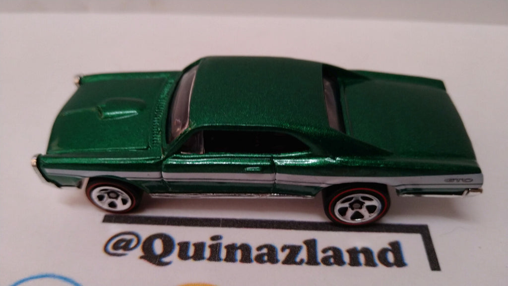 Hot Wheels 2004 hall of fame exclusive target  67 pontiac gto    (A12)