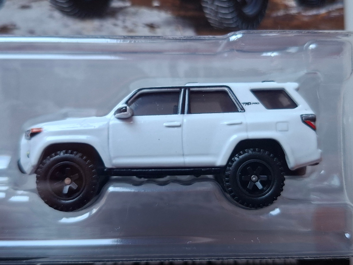 Hot Wheels  premium 2 pack Subaru Crosstrek / 2018 Toyota 4Runner (CT12)