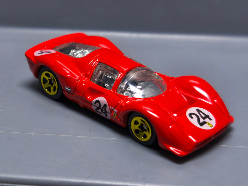 Hot Wheels Ferrari P4 Promo Magazine Allemagne rare chiffres fins   (A38)