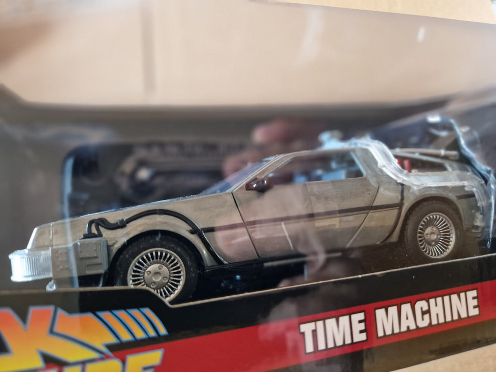 Jada 1/24 Time Machine Back to the Future 1, silver  (ET)