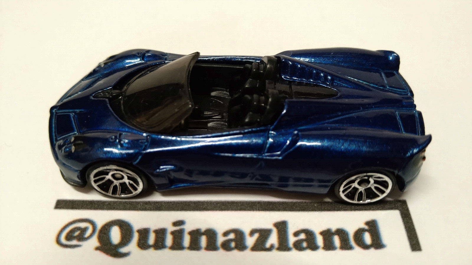 Hot Wheels 17 pagani huayra roadster  2017-290 (A18)