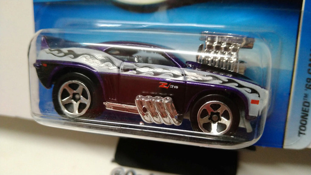Hot Wheels 69 camaro z28 exclusive kmart 2006-124  (NP33)