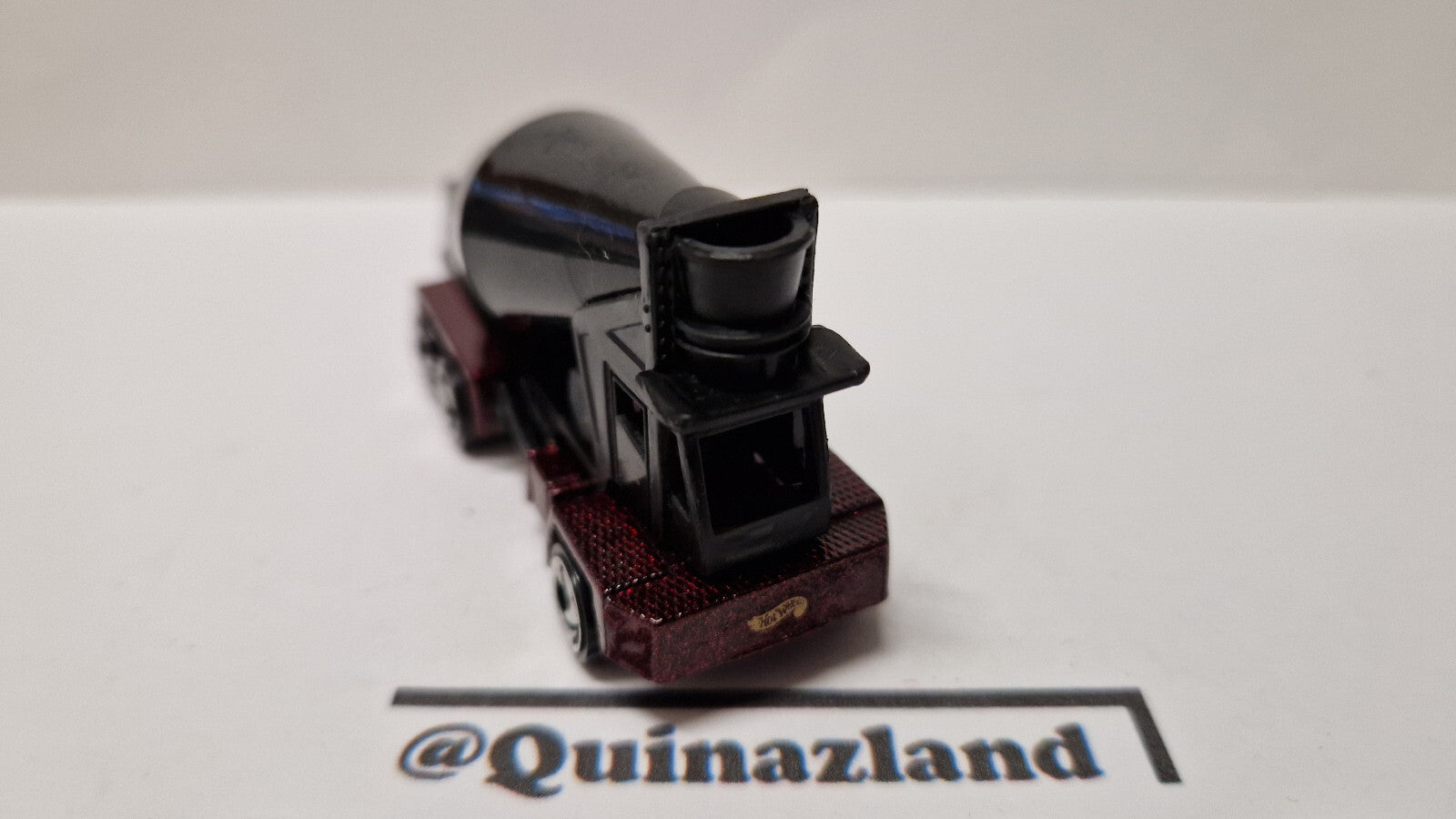Hot Wheels Oshkosh cement mixer 1999-1011  (A21)