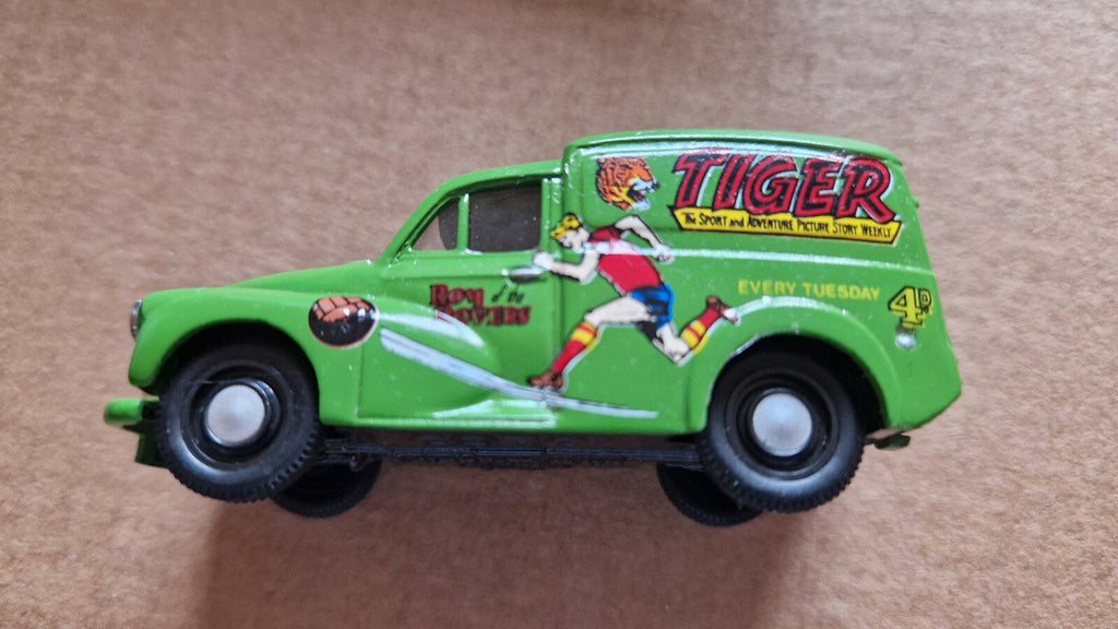 Corgi 1/43 Comic classics Morris minor limitée à 6000 exemplaires  (CT06)