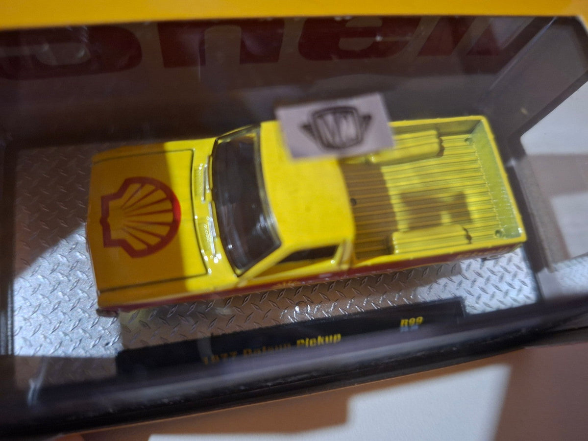 M2 Machines Auto-Thentics R99 1977 Datsun Pickup Shell (NP49)