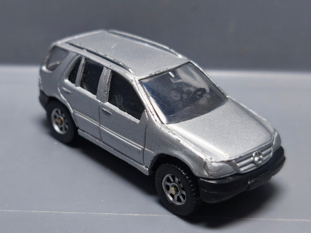 Maisto Mercedes Benz ML-320  (A13)