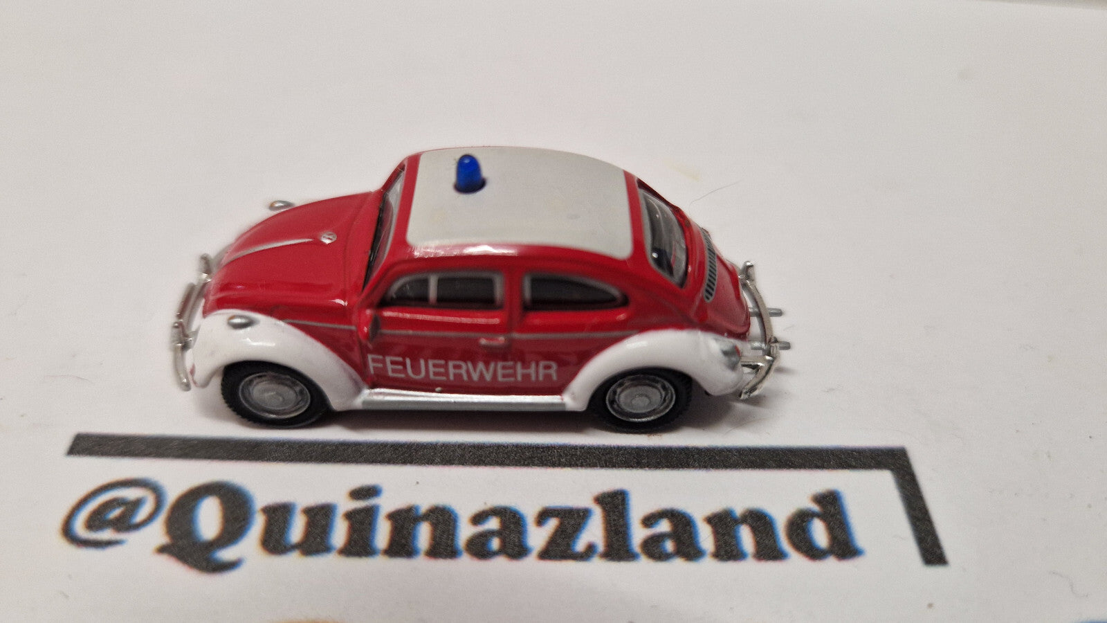 Schuco 1/87 Volkswagen beetle ⚠️ il manque un feu à l'avant (A05)
