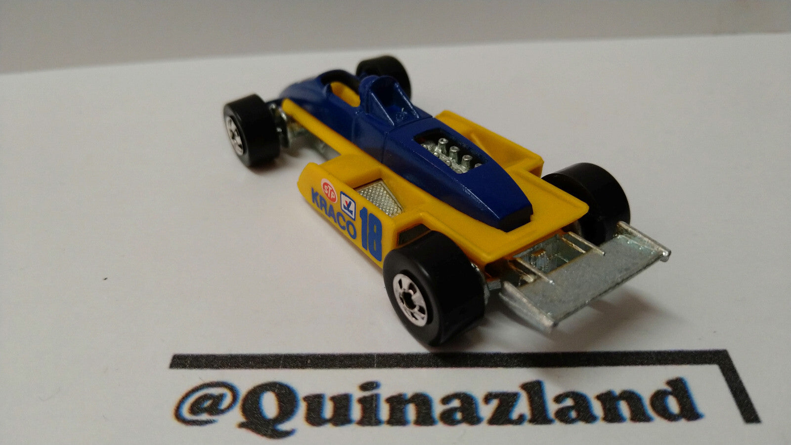 Hot wheels  1989 park'n plates Thunderstreak    (NP28)
