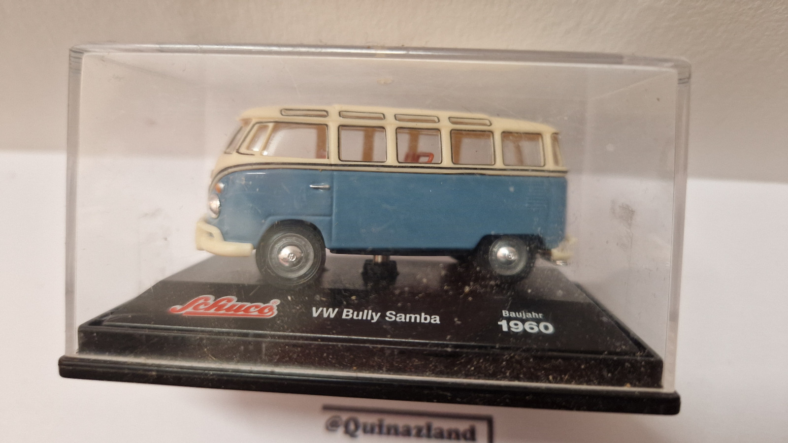 Schuco 1/72 Volkswagen bully samba  (NP31)