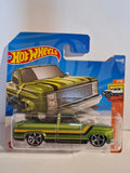 Hot Wheels 83 chevy silverado  2022-114 (NP21)