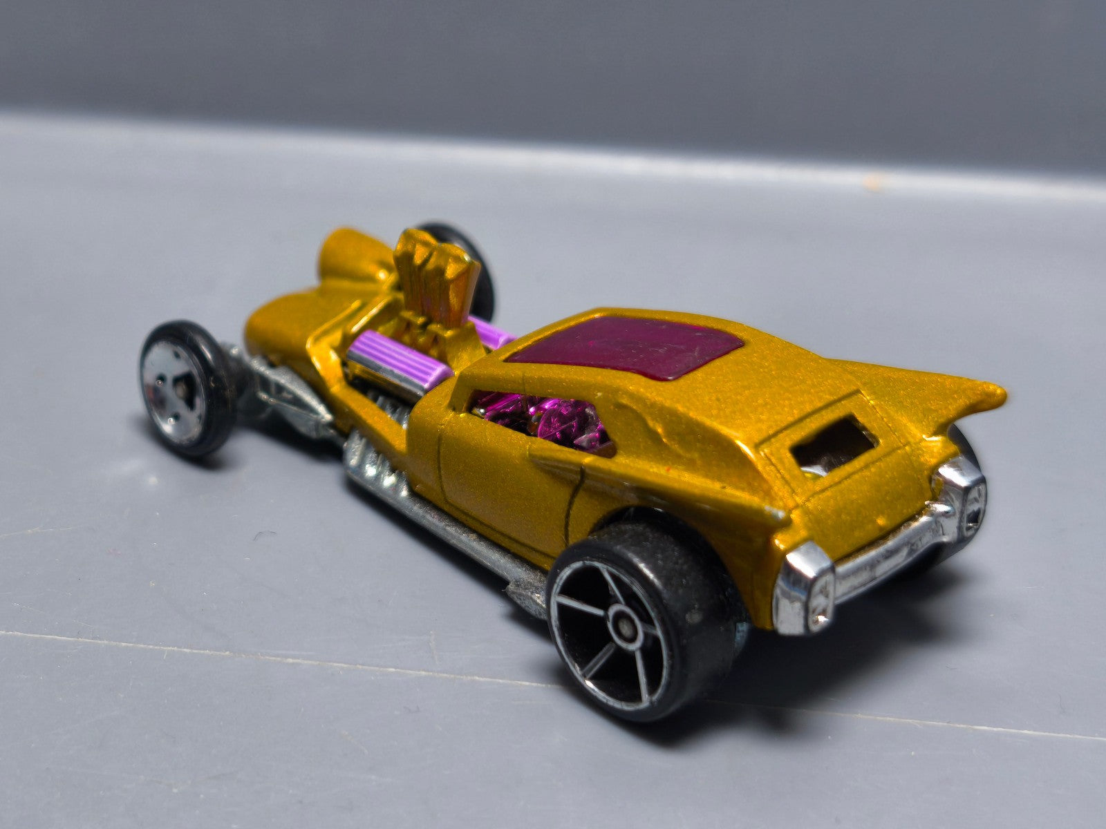 Hot Wheels Fangula 2010-008  (A10)