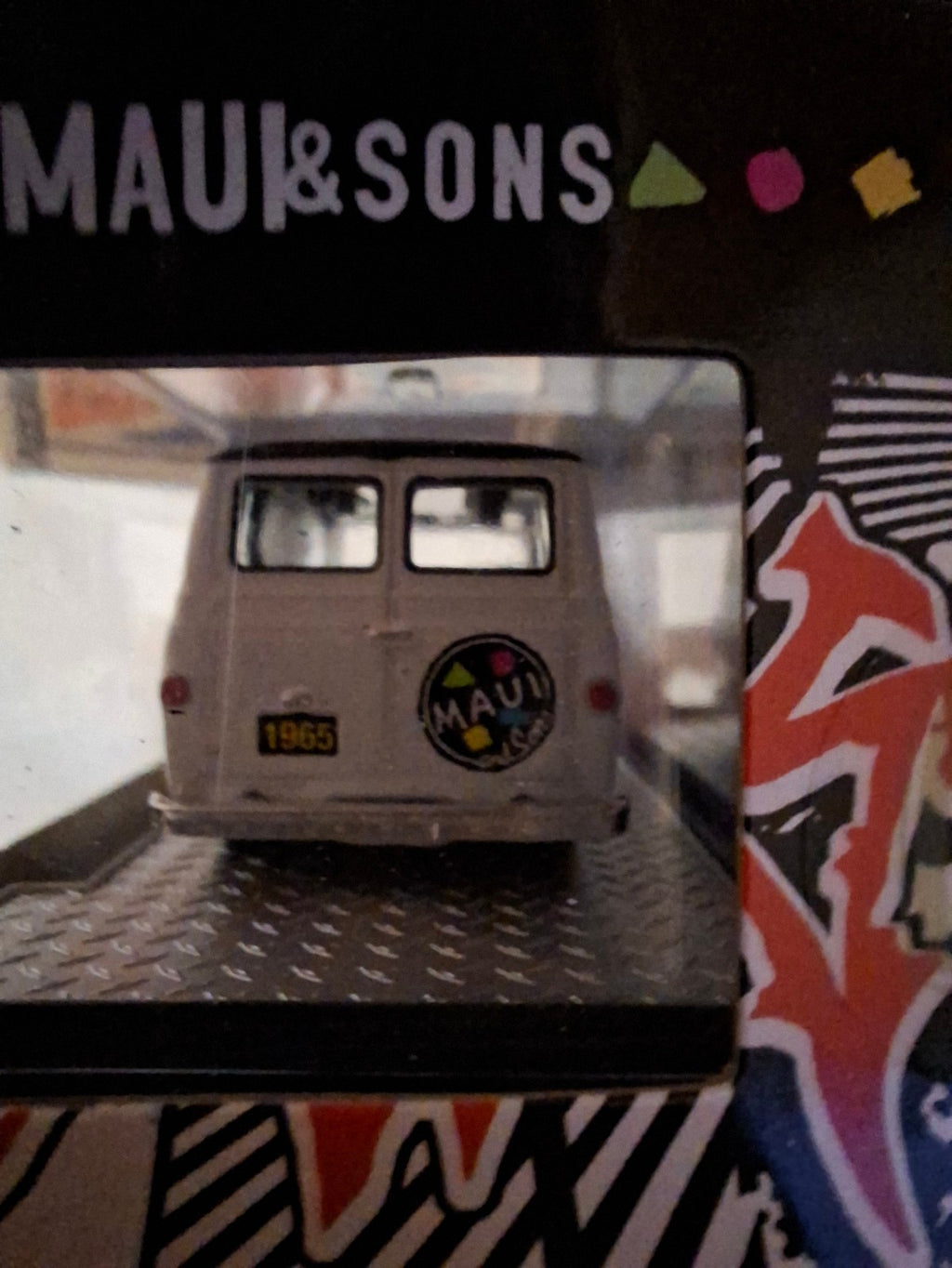 M2 Machines Auto-Thentics R99 1965 Ford Econoline Delivery Van  (NP49)