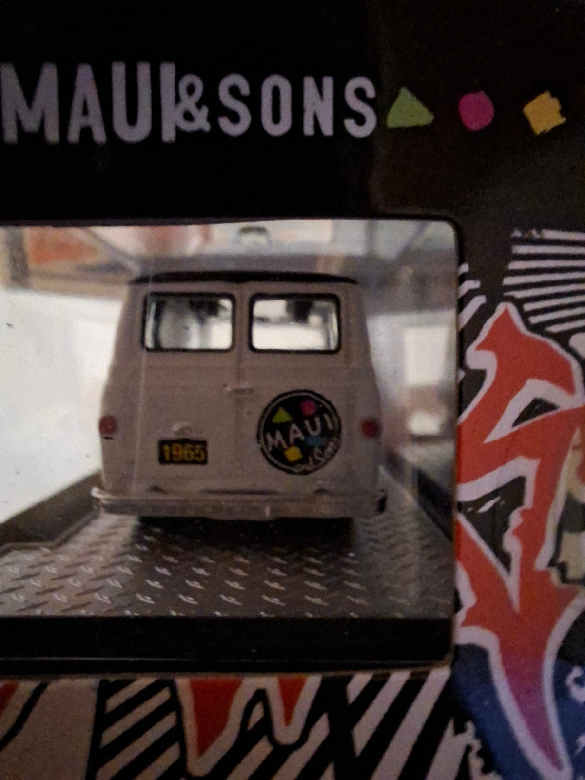M2 Machines Auto-Thentics R99 1965 Ford Econoline Delivery Van  (NP49)