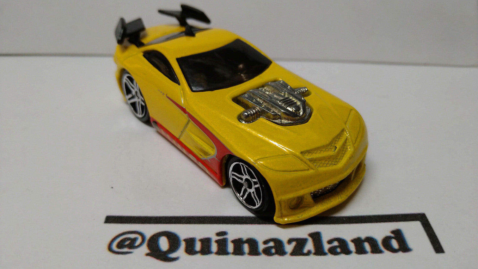 Hot Wheels 2014 exclusive set de jeu  Mercy breaker     (A12)