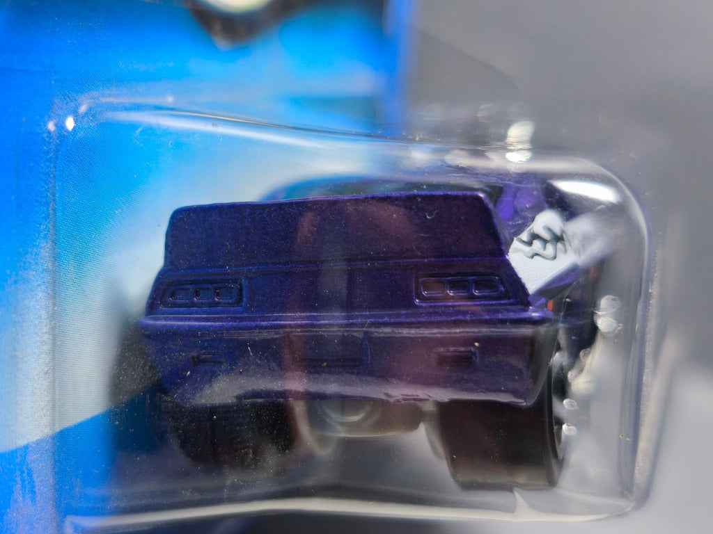 Hot Wheels 69 camaro z28 exclusive kmart 2006-124  (NP33)
