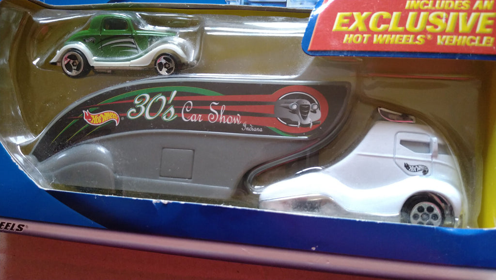 Hot Wheels 2001 pavement pounders  3 window 34  (C7)