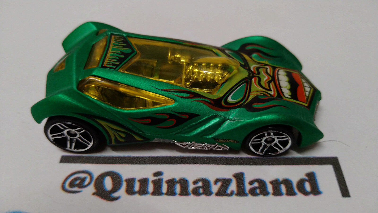 Hot Wheels Sinistra 2010-208 (A07)