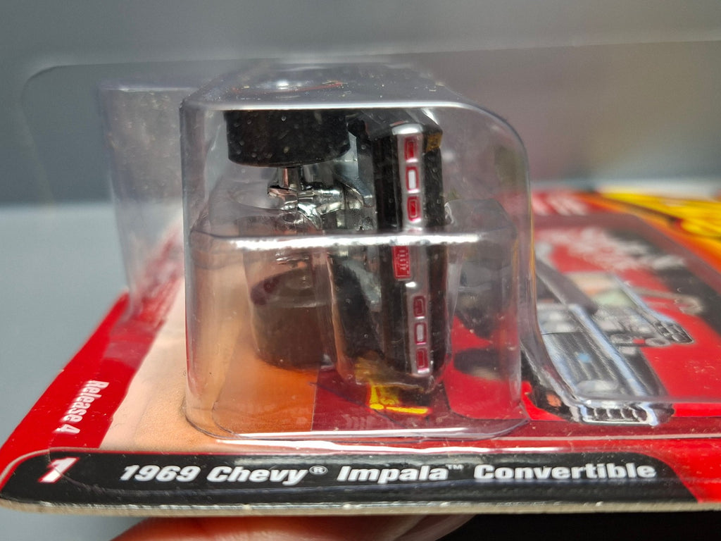 Johnny  Lightning Street Freaks Zingers 1969 Chevy Impala Convertible (NG33)