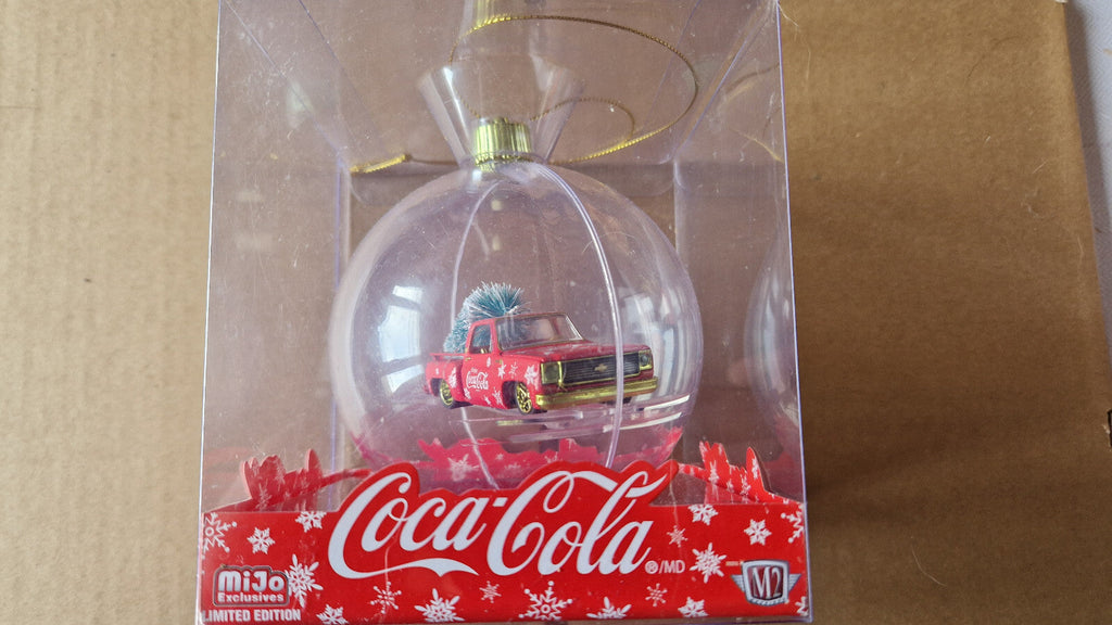 M2 Machines Chase Exclusive Coca Cola Ornament 1974 Chevy Stepside Truck  (CT09)