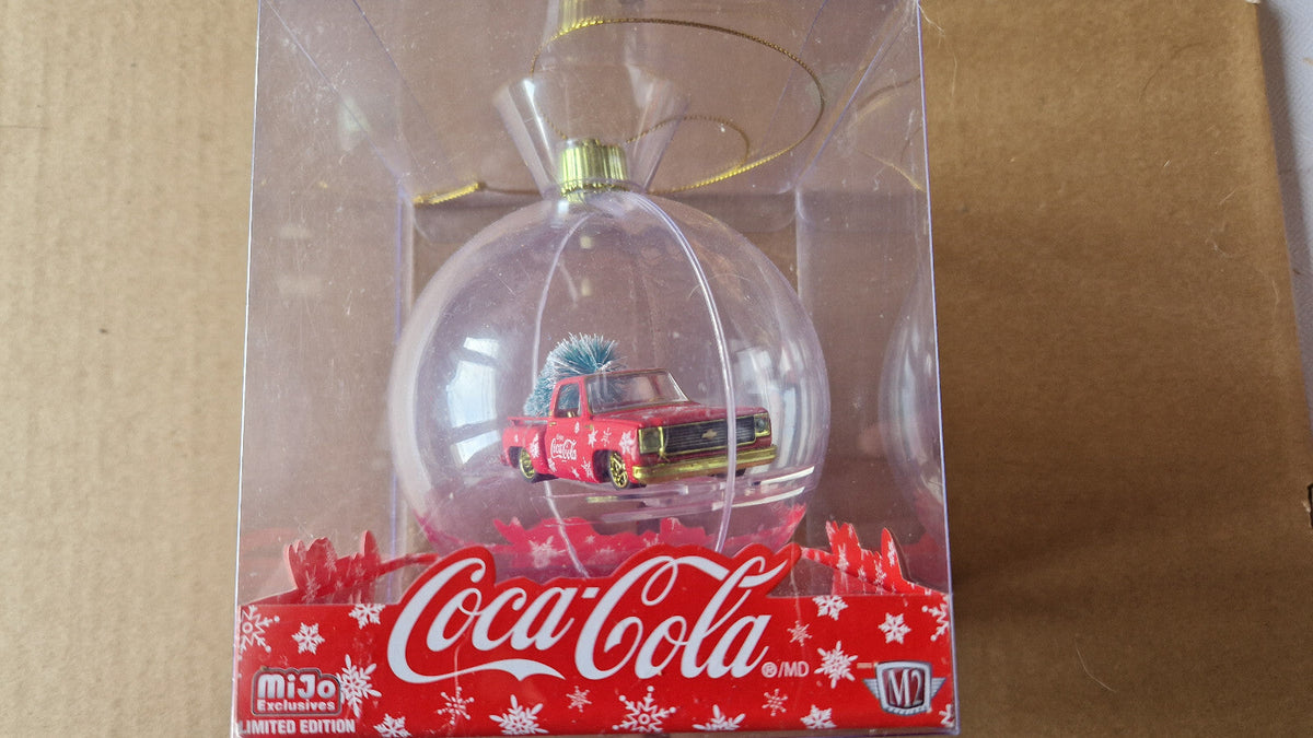 M2 Machines Chase Exclusive Coca Cola Ornament 1974 Chevy Stepside Truck  (CT09)