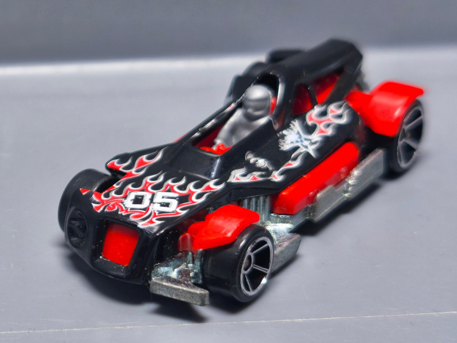 Hot Wheels 2009 connect car  Med-evil (A14)