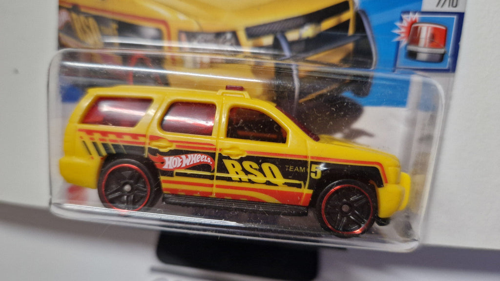 Hot Wheels '07 chevy tahoe   2024-057   (NP28)