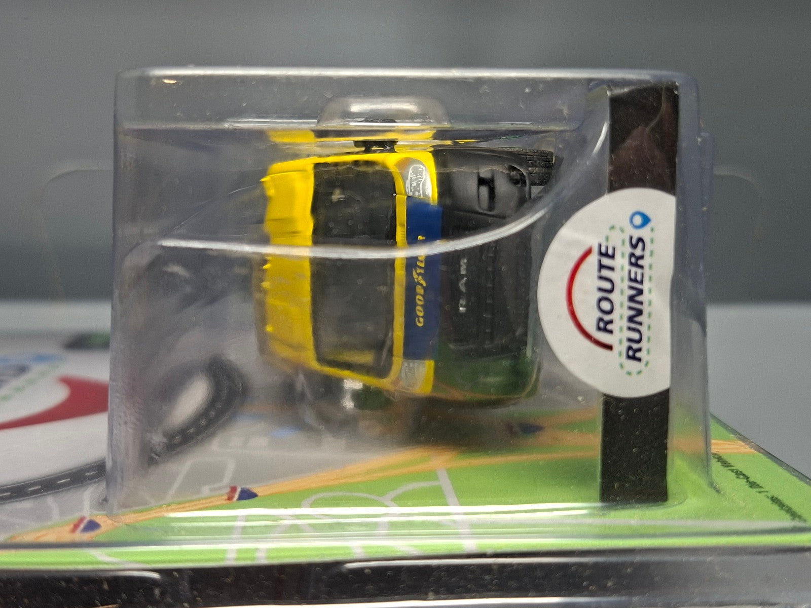 Greenlight Route Runners 2019 Ram Promaster Goodyear Chase green wheels (NG24)