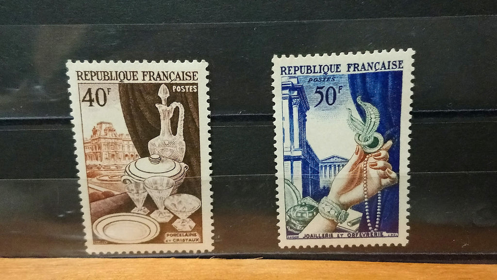 lot 5 Timbres France Mètiers D'art production de luxe vues de Paris 1954