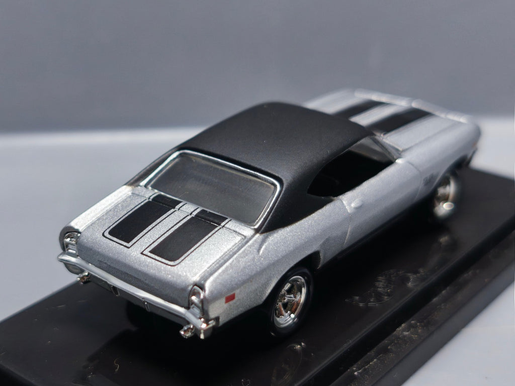 Hot Wheels 2001 100% 1969 chevelle   (CP11)