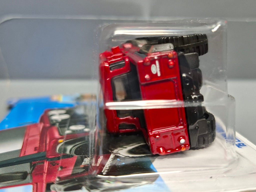 Hot Wheels '15 Land rover Defender double Cab   2025-179 (NP01)