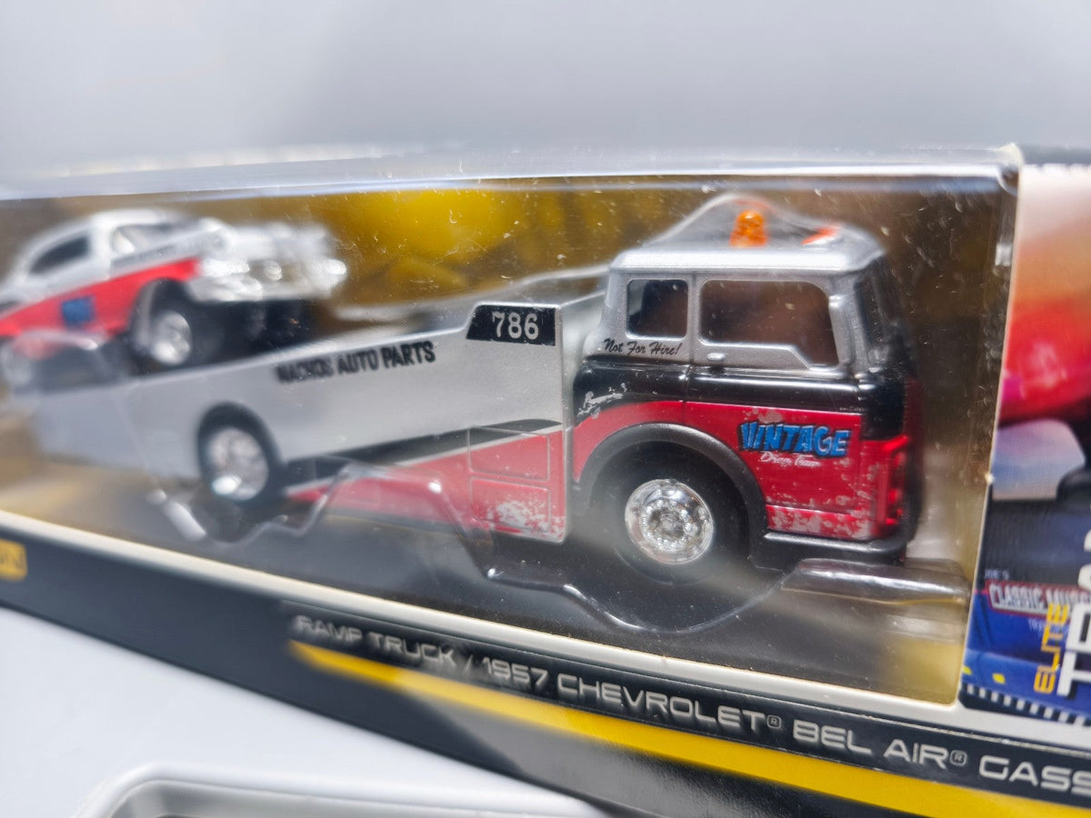 Maisto Design Transport Ramp truck 1957 chevrolet bel air gasser (CT08)