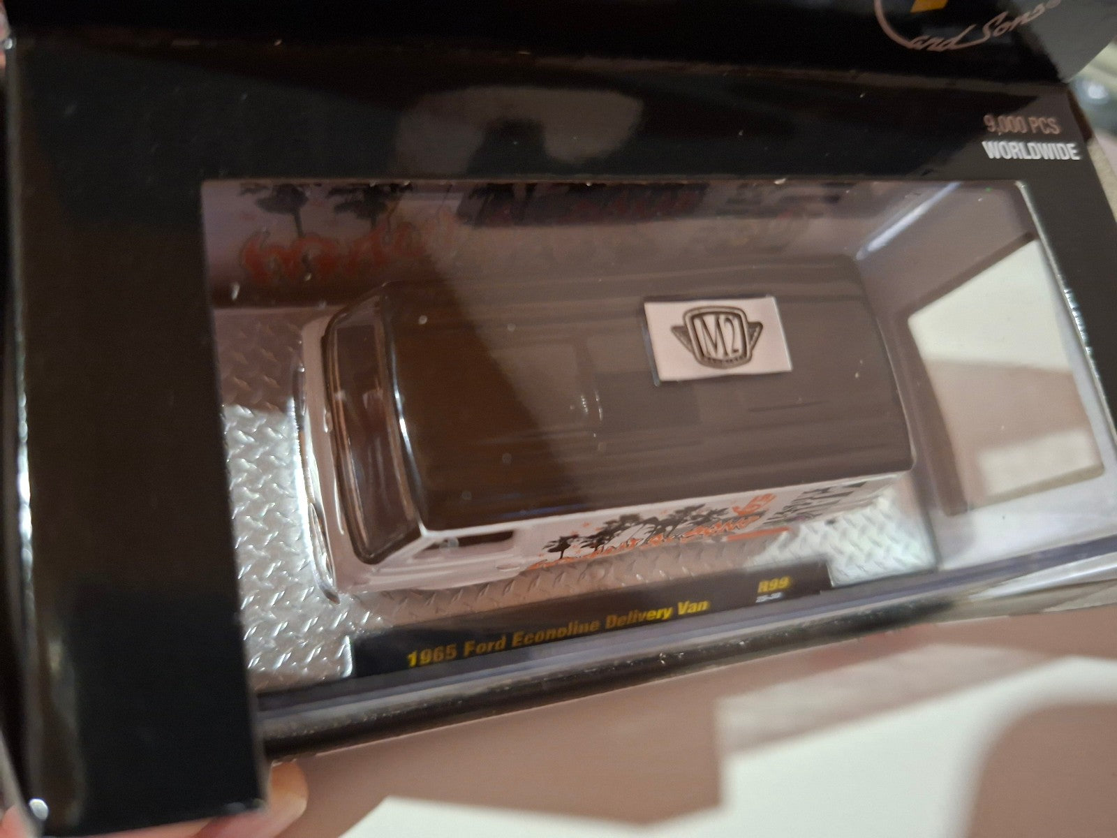 M2 Machines Auto-Thentics R99 1965 Ford Econoline Delivery Van  (NP49)
