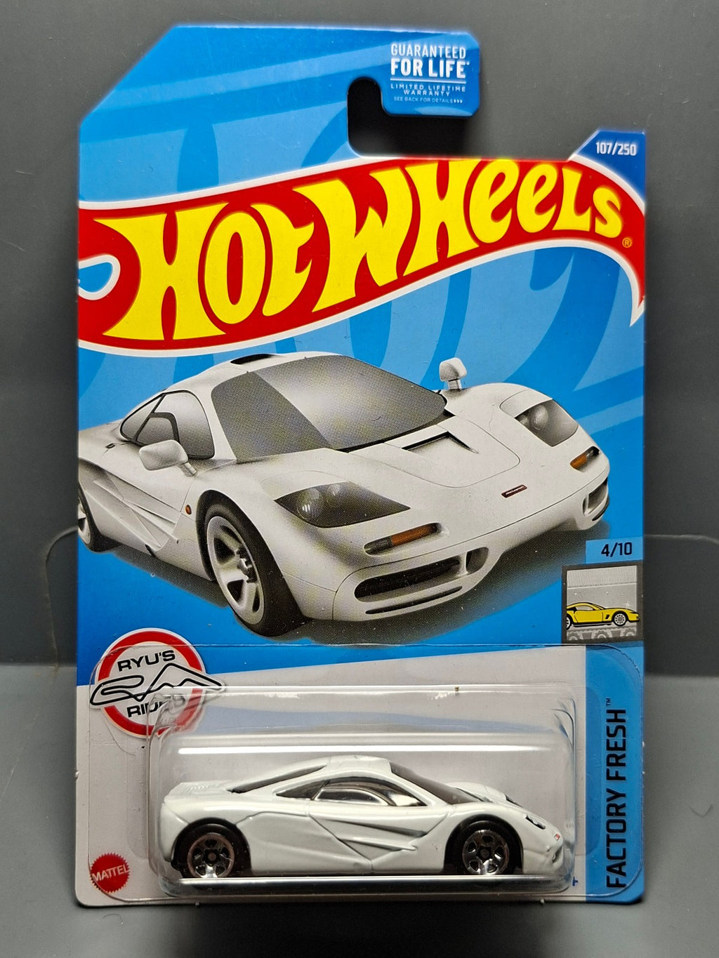Hot Wheels  exclusive Best buy McLaren F1  2022-107   (NP09)