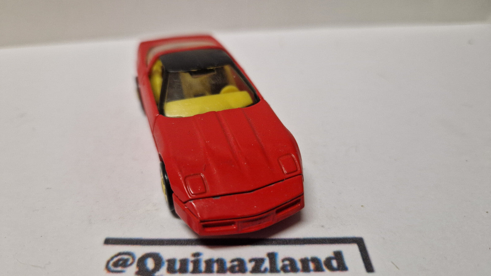 Hot Wheels 1984 hot ones 80 Corvette Hong kong   (A30)