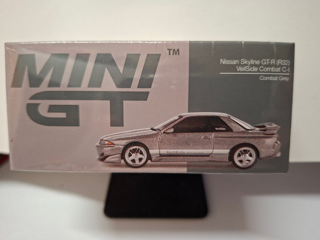 Mini GT 2011 Nissan GT-R (R32) Veilside Combat C-I Combat grey  N° 971 (NP15)