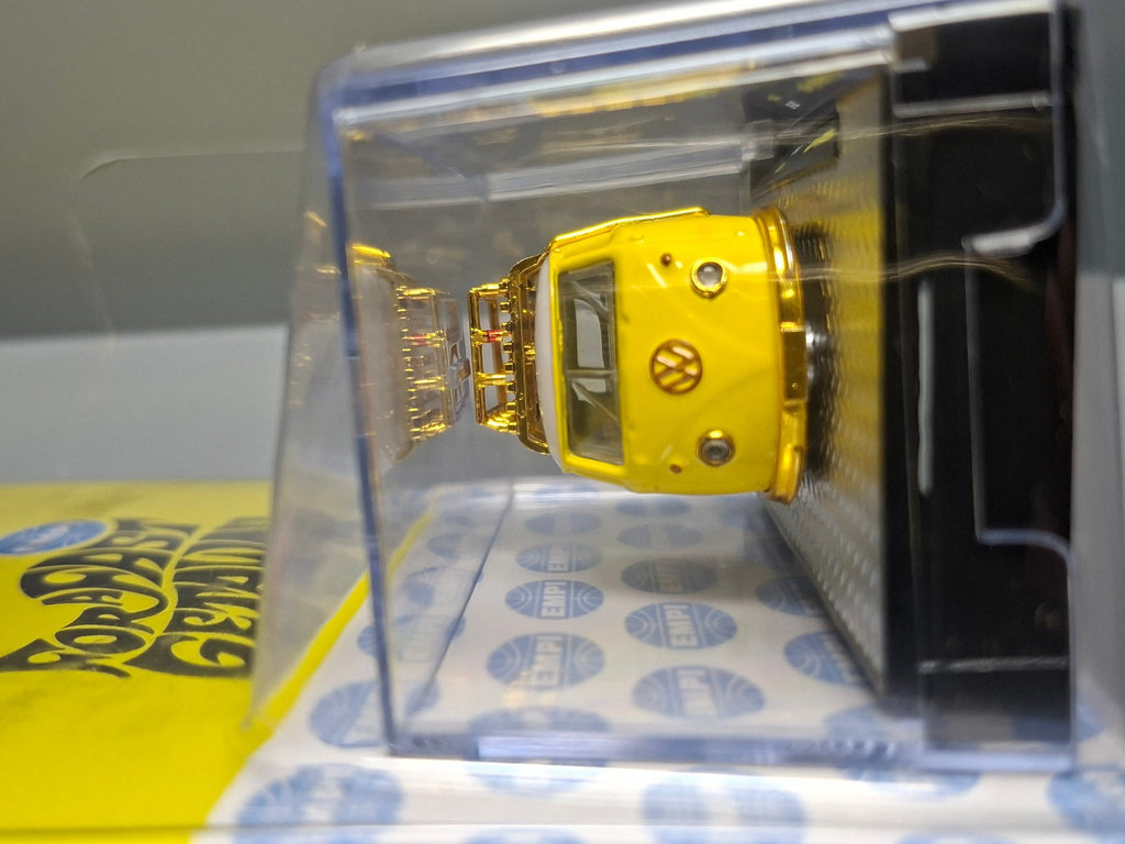 M2 Machines EMPI 1960 Volkswagen Delivery Van Chase 650pcs (NG74)