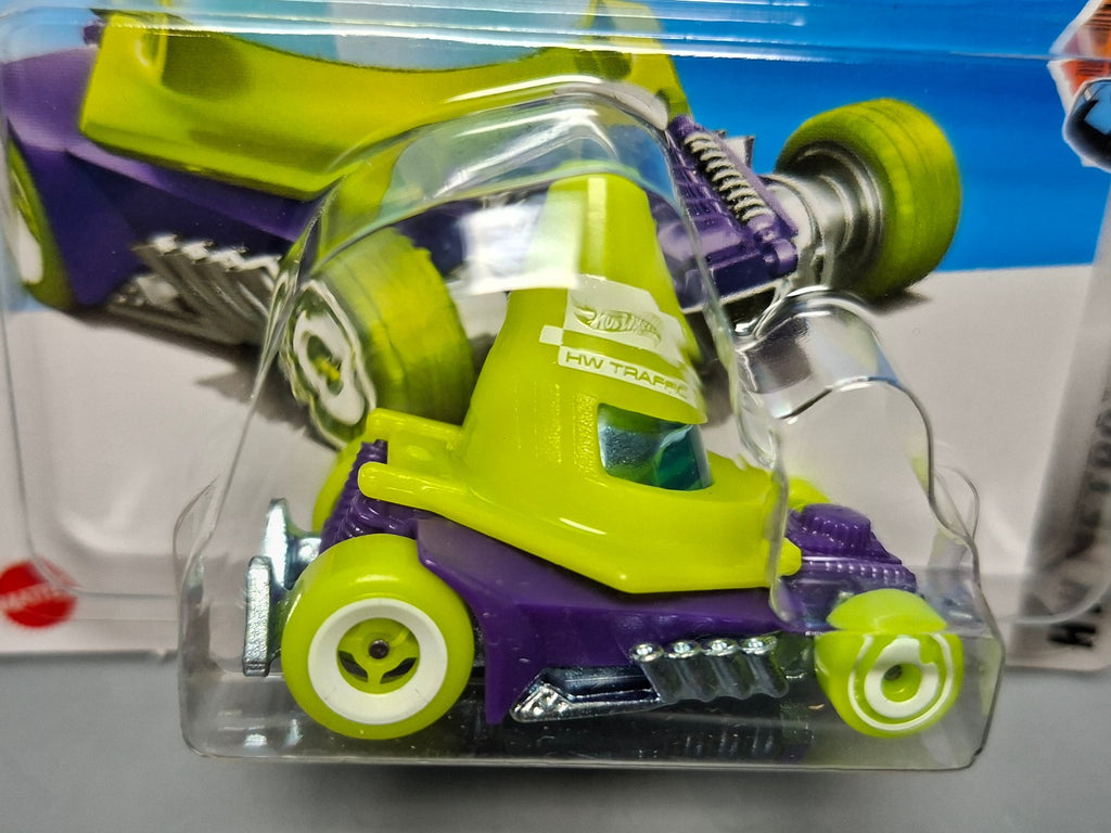Hot Wheels Cone shaker    2025-148 (NP01)
