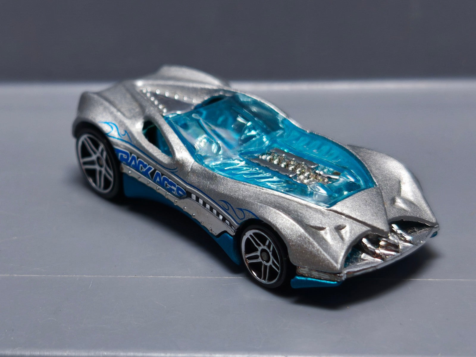 Hot Wheels Cul8r 2006-120  (A32)