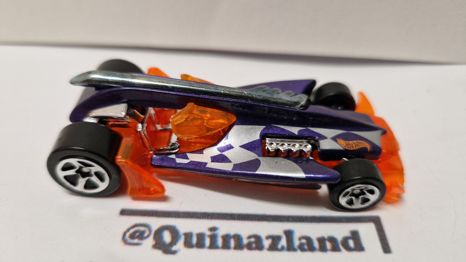 Hot Wheels Vulture Roadster 2001-032 (A04)