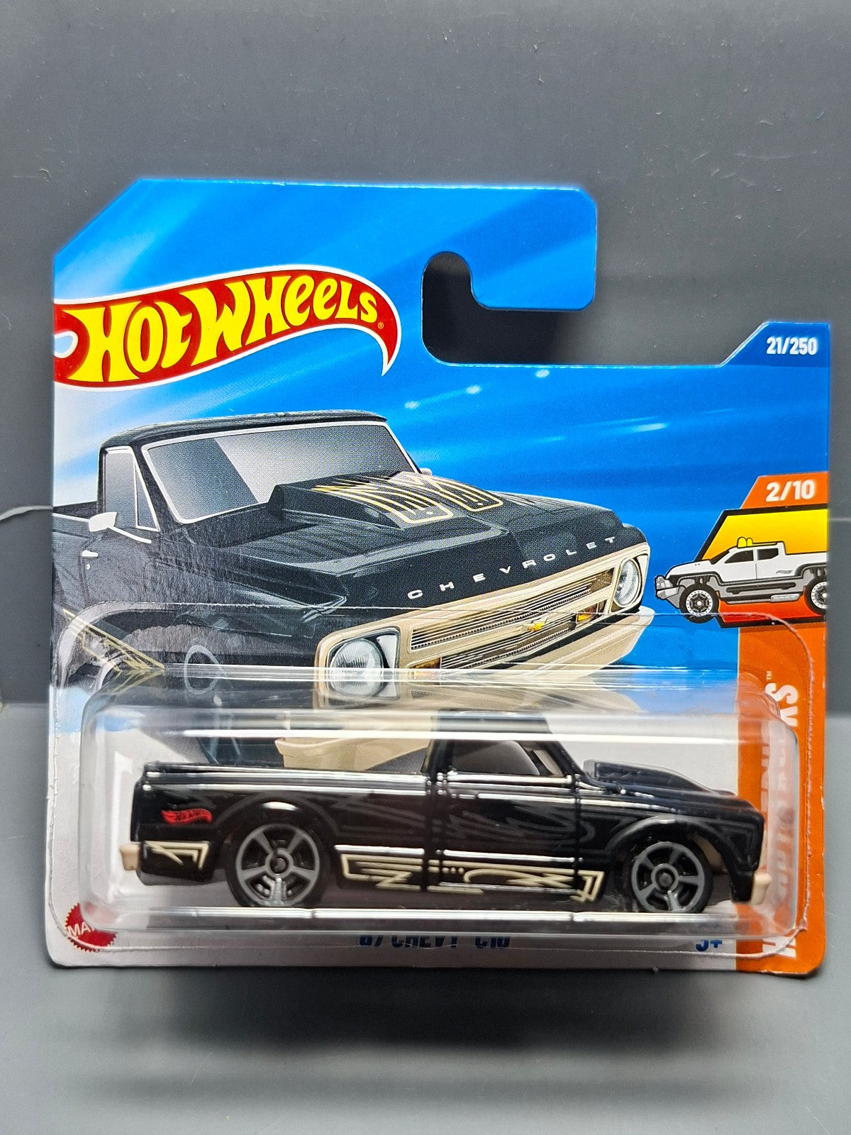 Hot Wheels '67 Chevy C10 2025-021  (NP02)
