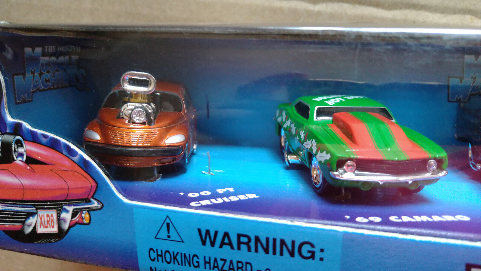 Muscle machines 2001 california too hot exclusive X-mas Pt cruiser camaro (C10)