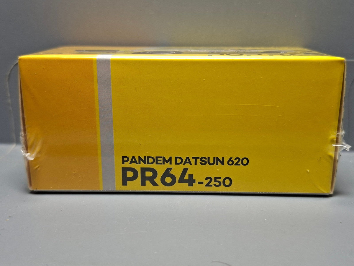 Pop Race 1/64 Pandem Datsun 620 Mooneyes, yellow/black  (CP01)